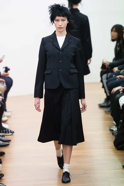 Look 19